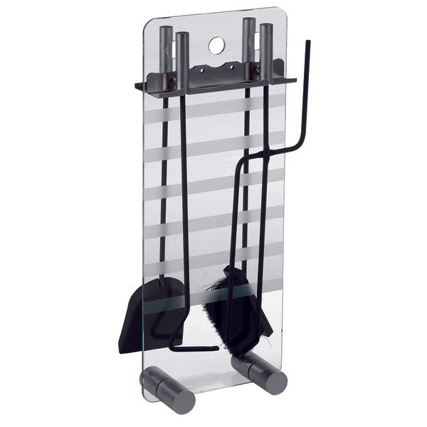 Stilrent og praktsik peissett med spade, vedskyver, vedhake og kost.
Peistilbehøret holder høy kvalitet, og er en naturlig del av det å ha et ildsted.