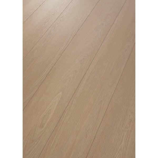 Utforsk XL-END for et robust korkgulv som bringer naturens ro inn i ditt hjem. Hvert element er nøye utvalgt for sin skjønnhet, perfekt for de som setter pris på skandinavisk design og jordnære toner. Med muligheten til å dekke over 400 m2 uten behov for akklimatisering, og med korkunderlag inkludert, garanterer Naturals dempet akustikk og ekstra komfort. Det er 100% vanntett, noe som gjør det sik