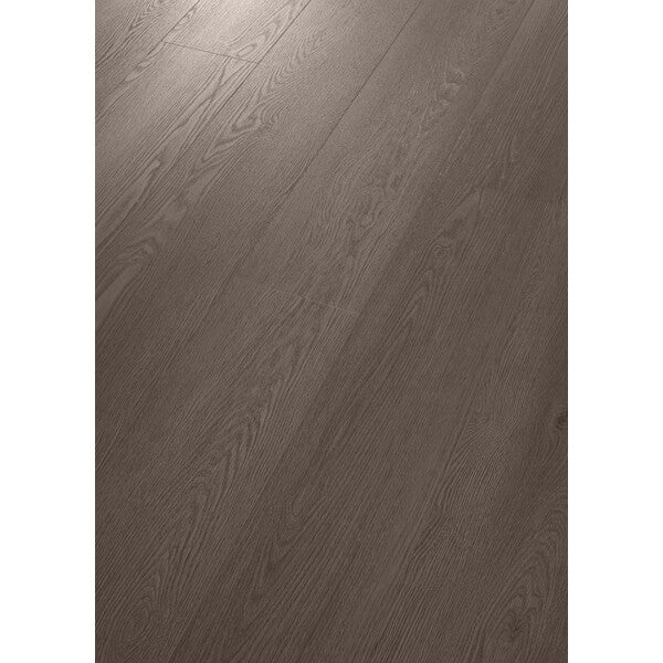 Utforsk XL-END for et robust korkgulv som bringer naturens ro inn i ditt hjem. Hvert element er nøye utvalgt for sin skjønnhet, perfekt for de som setter pris på skandinavisk design og jordnære toner. Med muligheten til å dekke over 400 m2 uten behov for akklimatisering, og med korkunderlag inkludert, garanterer Naturals dempet akustikk og ekstra komfort. Det er 100% vanntett, noe som gjør det sik