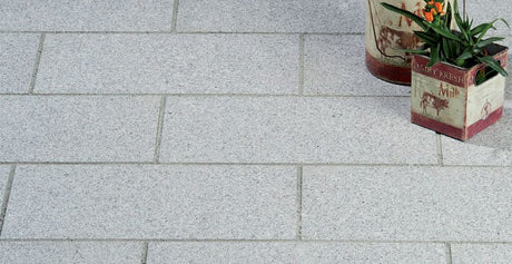 Granitt helle flammet Ice Crystal 30x60x2,5 cm (+/- 5 mm)
