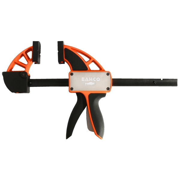 Hurtigtvinge 150mm. Max trykkkraft 200kg. Utskiftbare plastbeskyttere med 2 ulike hardheter.Standard er medium. Klemmehåndtak med variert hastighet som øker kraften når plastbeskytterne treffer arbeidsstykket. Kan også brukes som avstandsholder image