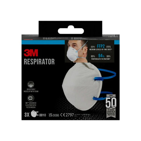 3M 8810 støvmaske, FFP2, uten utåndingsventil, 3 støvmasker pr pakning 3M 8810 er en støvmaske som har et kollapsbestandig indre skall, justerbar nesebøyle og fargekodede stropper. FFP2-klassifisert med 94 % partikkelfiltrering. Bruk 3M 8810 støvmaske ved sliping, boring eller saging. Designet for å gi FFP2-beskyttelse mot middels nivåer av fint støv og olje- eller vannbasert tåke, som vanligvis finnes ved arbeid med maling, lakk, sement, myke treslag og stål. Har 3Ms avanserte elektrostatiske filtermedi...