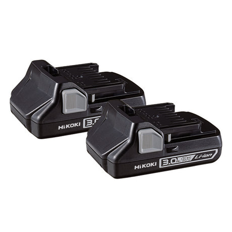 Pakke med 2 x 3,0Ah slide batterier 18V. Avansert Lithium (Li-ion) batteriteknologi- Kompatibelt med alle 18V Li-ion slide produkter. Enda mer kompakt (18 mm lavere og 270 g lettere enn forgjengeren BSL1830). Opp til 260% lenger levetid enn konvensjonelle batterier. Ingen memoryeffekt gjør at batteriet tåler etterlading/klattlading. Lite selvutlading gjør at batteriet kan lagres over lengre tid uten forringelse av batterikapasitet. Batterikretssikring som beskytter mot utlading og overlading. Slide batte...