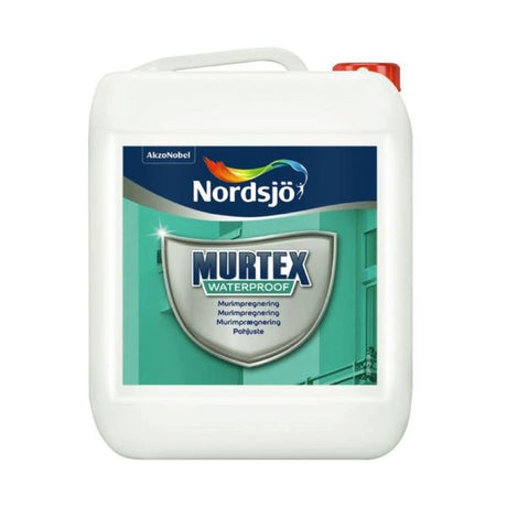 Murtex Waterproof er en konsentrert impregneringsvæske beregnet for vannavvisende behandling av mineralske underlag som mur/puss, betong, teglestein med mer. Underlaget skal være fast og rent for smuss, fett og andre forurensninger. Murtex Waterproof tynnes 1:9 med vann. Påføres vått-i-vått til flaten er mettet og tørkes over natten før det males over. Mal aldri under +5°C eller når luftfuktigheten er høyere enn (>80%). image