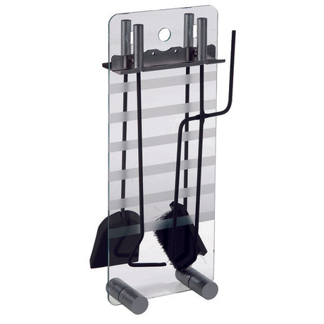 Stilrent og praktsik peissett med spade, vedskyver, vedhake og kost.
Peistilbehøret holder høy kvalitet, og er en naturlig del av det å ha et ildsted. 