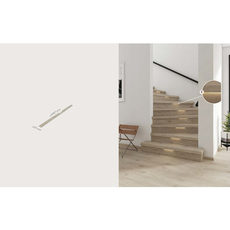 Denne pakken inkluderer en bunn skinne med innebygget LED-belysning. 