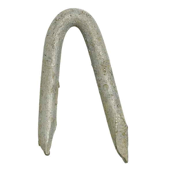 MFT Nettingkrampe er beregnet for fastspikring av tråd, nett mm. Krampen er produsert av stål med en varmforsinket overflatebehandling. Korrosjonsklasse C4. For innendørs og utendørs bruk. image