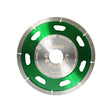 For tørrkapp med vinkelsliper. Proff ultratynt segmentblad for storformat flis (6-8mm), keramisk flis. Gir et fint kutt med minimal riving i flisen. Tykkelse kun 1,1 mm gir mindre støv og raskere kutt. Forsterket i midten med 70 mm dobbel flens. Laget i spesialstål for ekstra stivhet. Diameter 125 mm - senterhull 22,2 mm. image