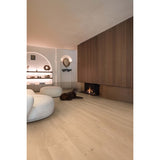 Utforsk XL-END for et robust korkgulv som bringer naturens ro inn i ditt hjem. Hvert element er nøye utvalgt for sin skjønnhet, perfekt for de som setter pris på skandinavisk design og jordnære toner. Med muligheten til å dekke over 400 m2 uten behov for akklimatisering, og med korkunderlag inkludert, garanterer Naturals dempet akustikk og ekstra komfort. Det er 100% vanntett, noe som gjør det sik 