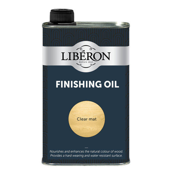 Liberon Finishing oil er en høykvalitetsolje som b.la. inneholder en høy andel av kinesisk treolje, harpikser og tørkemidler. Finishing oil er derfor spesielt motstandsdyktig mot vann, alkohol og fettsyrer. Ideell til alt av innendørs treverk som kjøkkenbenk, benk på baderom, badstue, arkitektonisk treverk (dører, vinduer, listverk) innendørsmøbler, dreid treverk, treskurd, knivskaft, geværskjefter, betong, marmor etc. Er sertifisert for bruk på barneleker og alt som er i kontakt med matvarer. Brukes ogs...