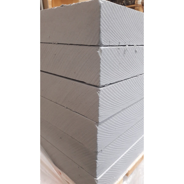 Brannmurplate SKAMOENCLOSURE. (225kg / kubikk) Produsert i ikke brennbar calsiumcilikat. Ypperlig byggekloss for å lage peiser mm.. Lett å forme til og settes sammen med lim mm. Platen må primes før maling. Selges i pall a10 plater. En plate er 1220 x 1000 x 40 mm image