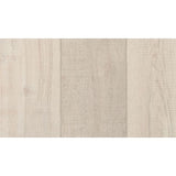 Utforsk Naturals-kolleksjonen for et robust korkgulv som bringer naturens ro inn i ditt hjem. Hvert element er nøye utvalgt for sin skjønnhet, perfekt for de som setter pris på skandinavisk design og jordnære toner. Med muligheten til å dekke over 400 m2 uten behov for akklimatisering, og med korkunderlag inkludert, garanterer Naturals dempet akustikk og ekstra komfort. Det er 100% vanntett, noe s 