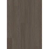 Utforsk XL-END for et robust korkgulv som bringer naturens ro inn i ditt hjem. Hvert element er nøye utvalgt for sin skjønnhet, perfekt for de som setter pris på skandinavisk design og jordnære toner. Med muligheten til å dekke over 400 m2 uten behov for akklimatisering, og med korkunderlag inkludert, garanterer Naturals dempet akustikk og ekstra komfort. Det er 100% vanntett, noe som gjør det sik 